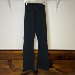 Amazon Top‎ Yogas Crossover Flare Leggings- S